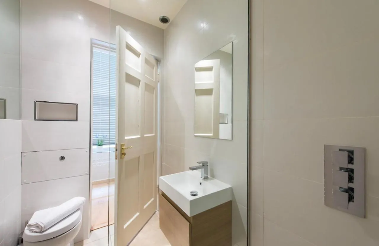 Luxurious City Centre Self Catering Apartment Edinburgh