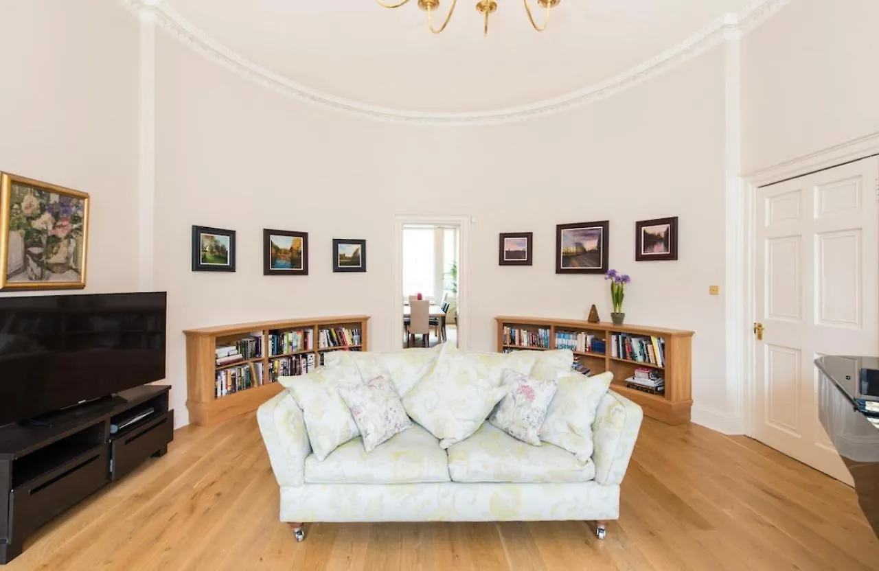 Luxurious City Centre Self Catering Apartment Edinburgh United Kingdom