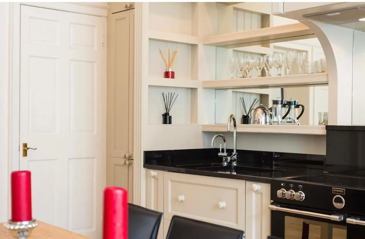 Luxurious City Centre Self Catering Apartment Edinburgh